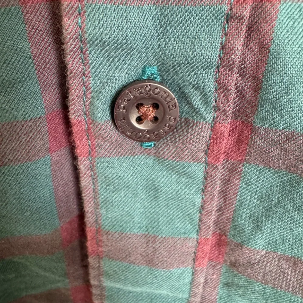 EUC Patagonia Long-Sleeved Pima Cotton Shirt, Blue/Red plaid, size L - Picture 4 of 7